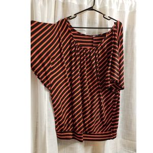 Size 2x top butterfly sleeve